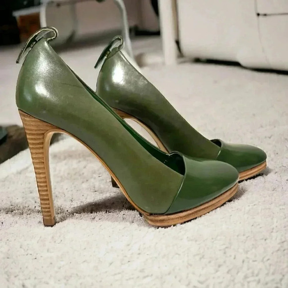kate spade Shoes - Kate spade Saturday Vintage apple green leather heels 7